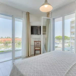apartaments-suites-ambassador.hotelinveneto.com/